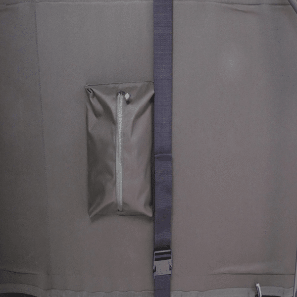 Detalle de la funda del saco de dormir para carpfishing Blax 3