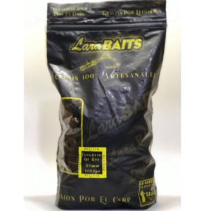 LARA BAITS PELLET CON LIQUIDO ATRAYENTE CACAHUETE 1KG 20MM