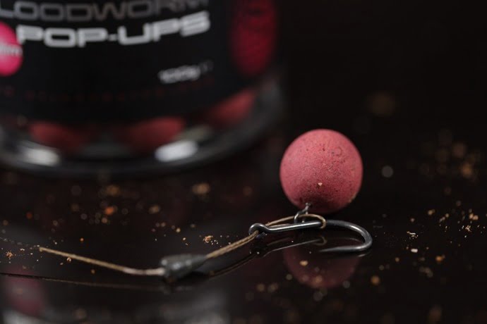 STICKY BLOODWORM POP-UP 1 STICKY BLOODWORM POP-UP 1