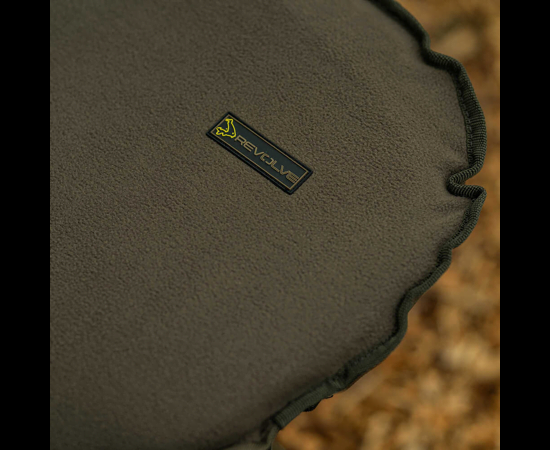 AVID CARP REVOLVE X BED 1