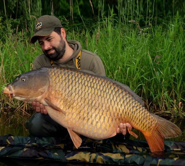 VASS BRUSHED KHAKI 4