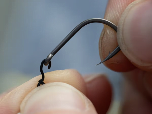 KORDA HOOK KLIP MEDIUM 8