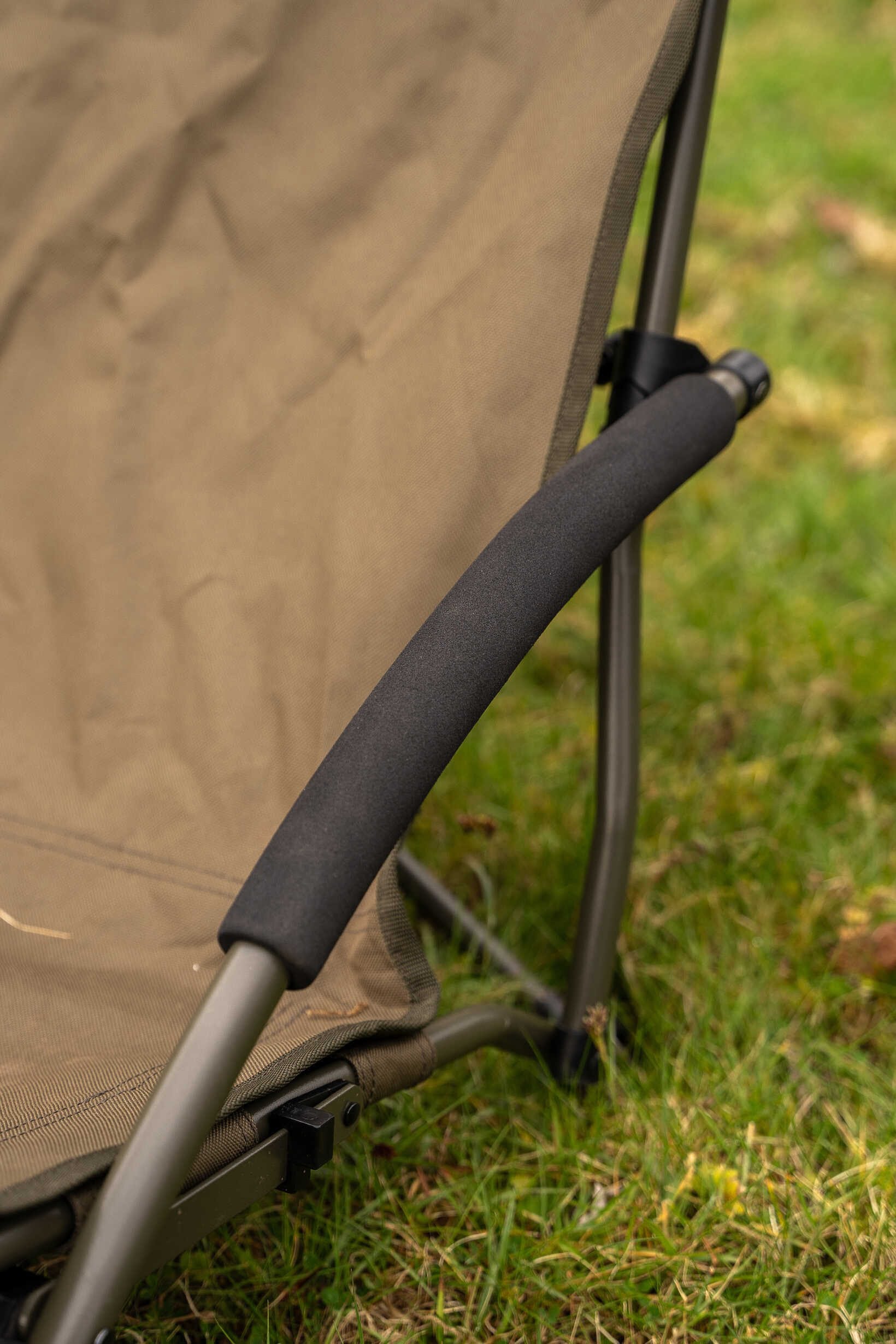 AVID CARP REVOLVE LOW CHAIR 3 AVID CARP REVOLVE LOW CHAIR 3
